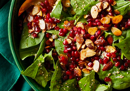 طرز تهیه سالاد انار و اسفناج | سالاد رژیمی، خوشمزه و مجلسی با سس مخصوص